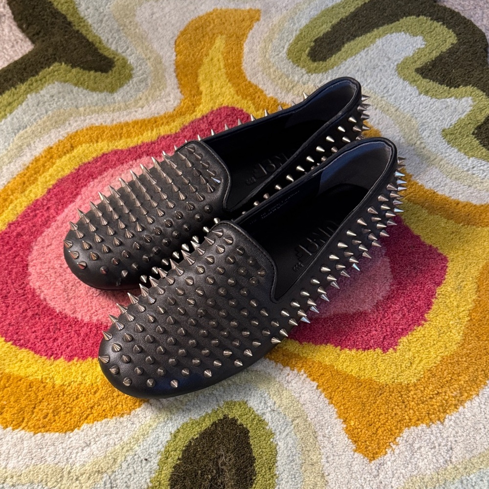 UNIF Black Hellraisers with Silver Spikes